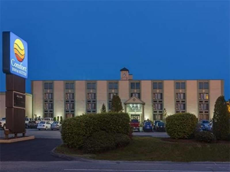 Holiday Inn Express - Fall River North Exterior foto
