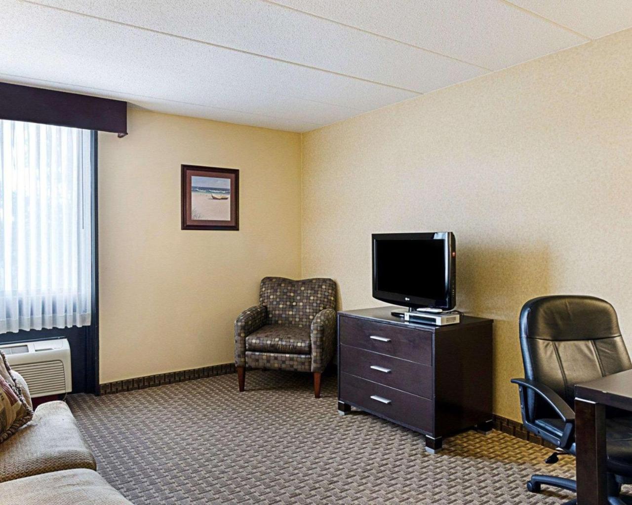 Holiday Inn Express - Fall River North Exterior foto